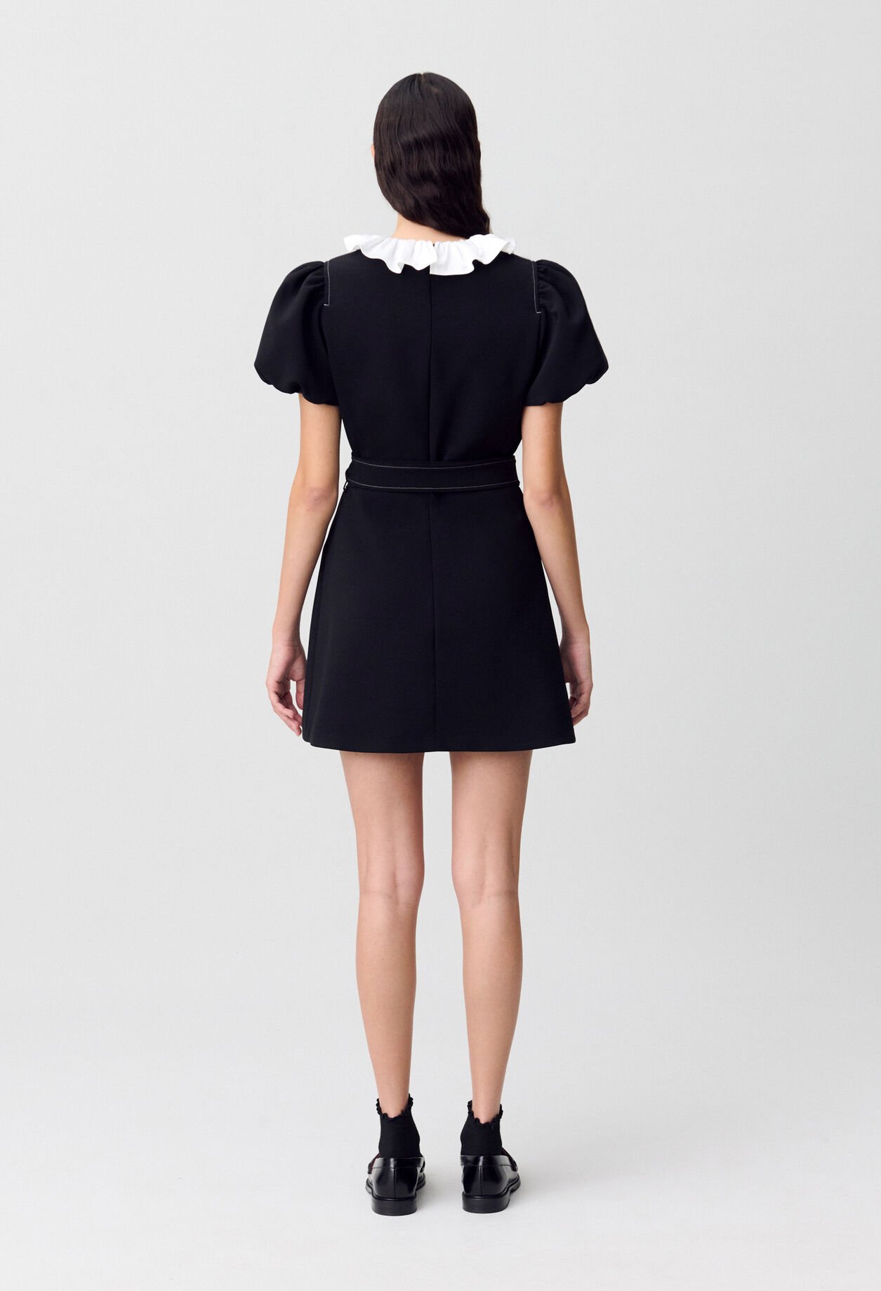 Short dress with collar