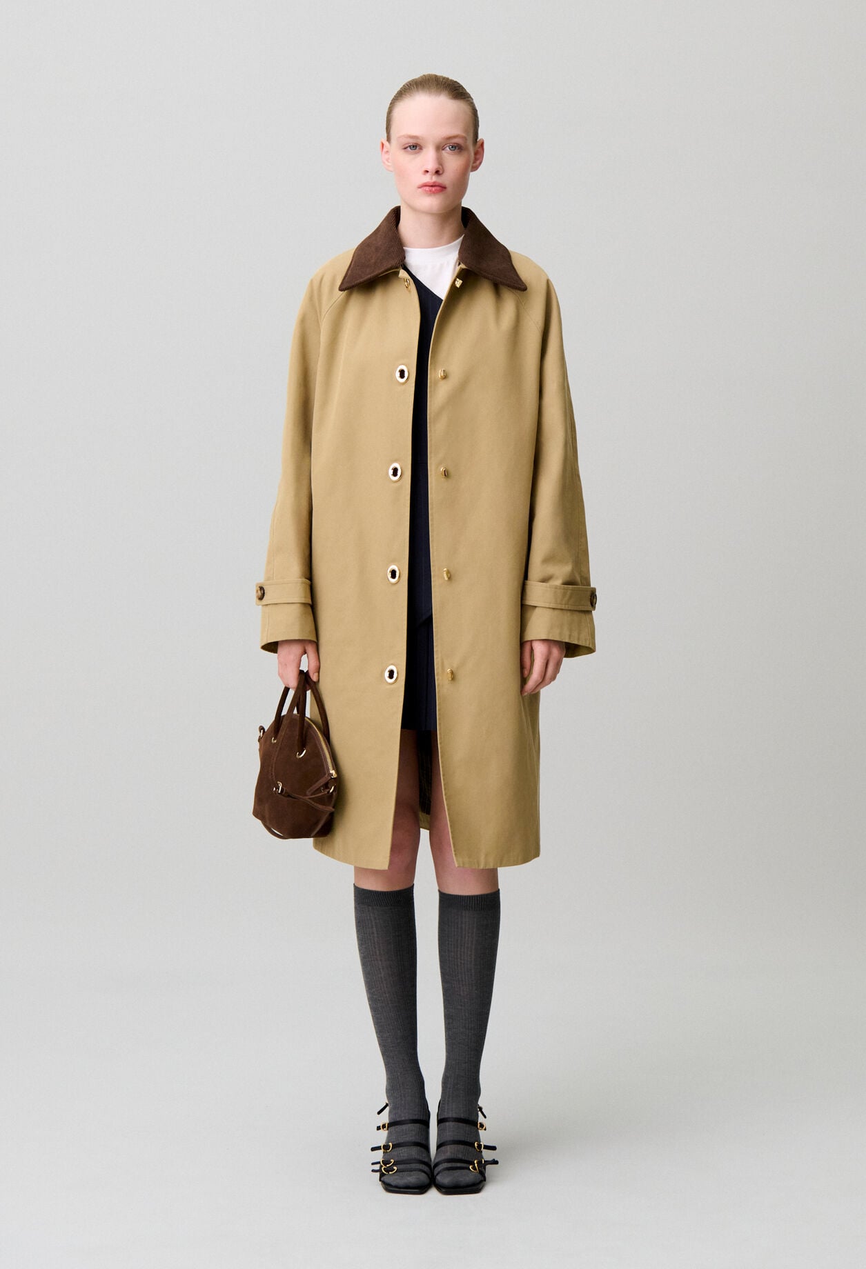 Removable velvet collar trench