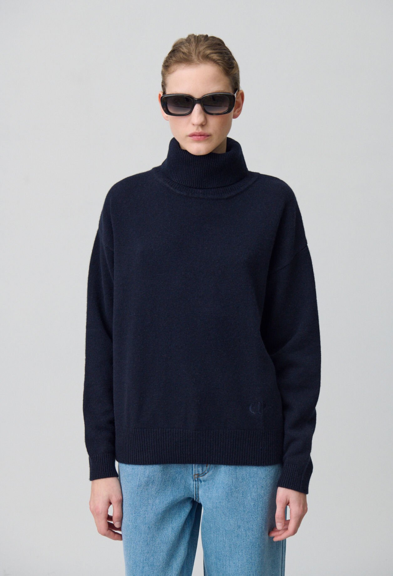 Navy cashmere jumper
