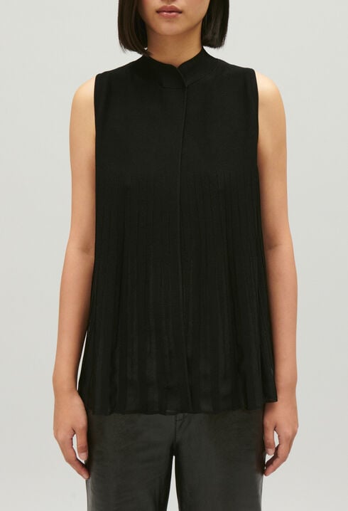 Sleeveless, floaty top