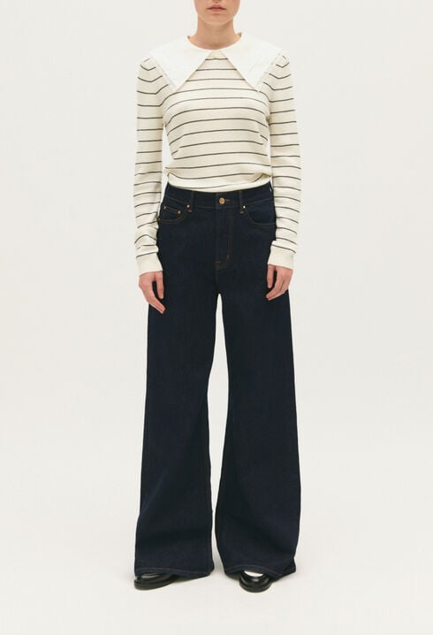 Jumper with removable collar