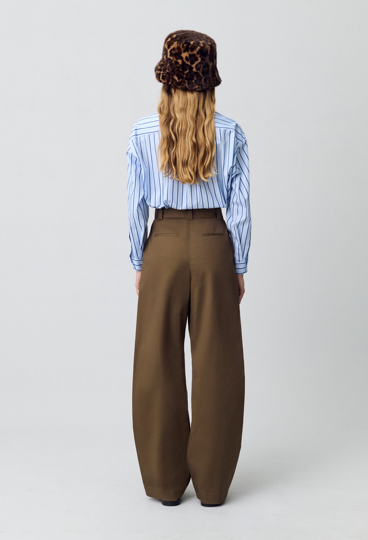 Straight-leg trousers