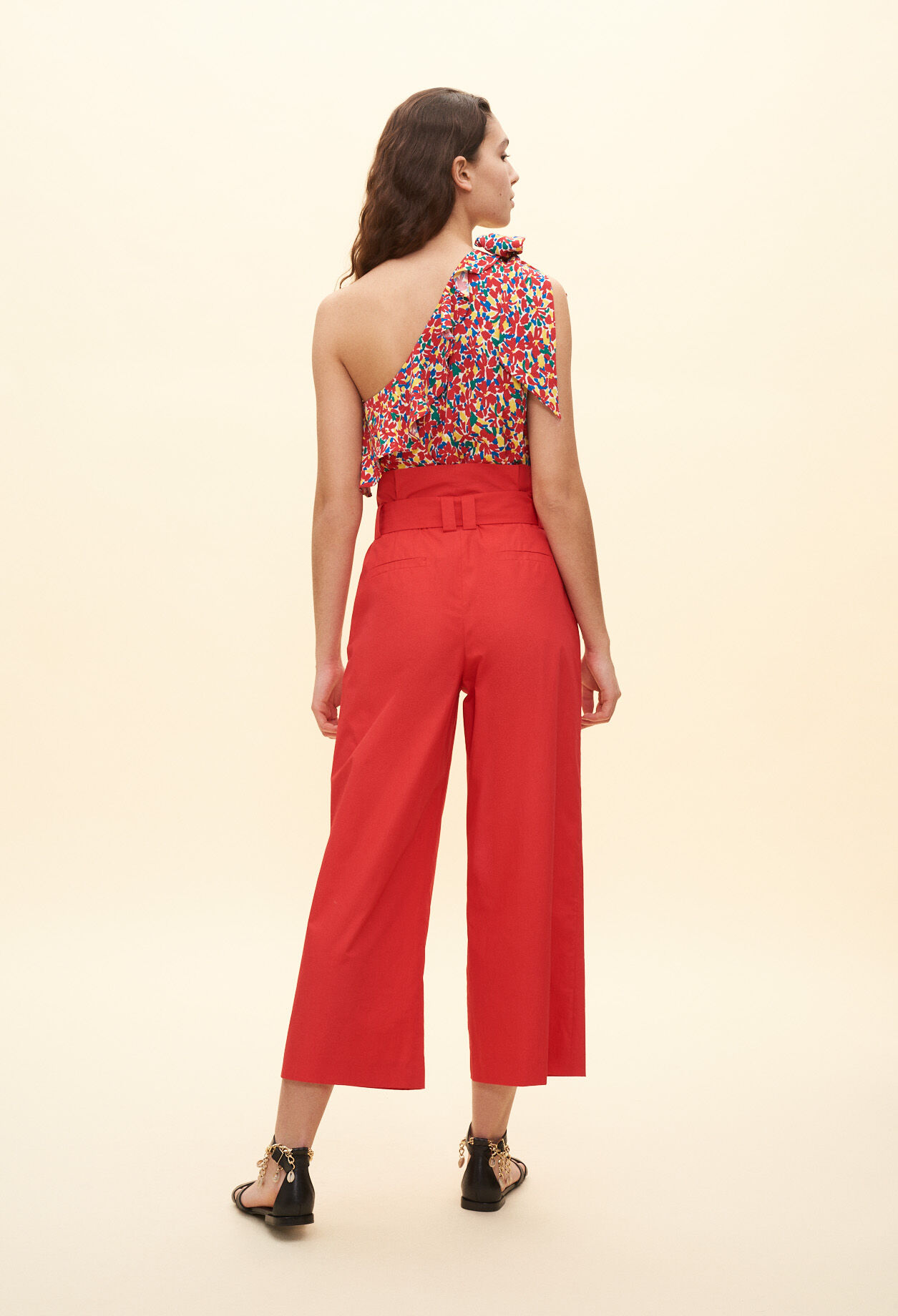 Trousers with belted waist