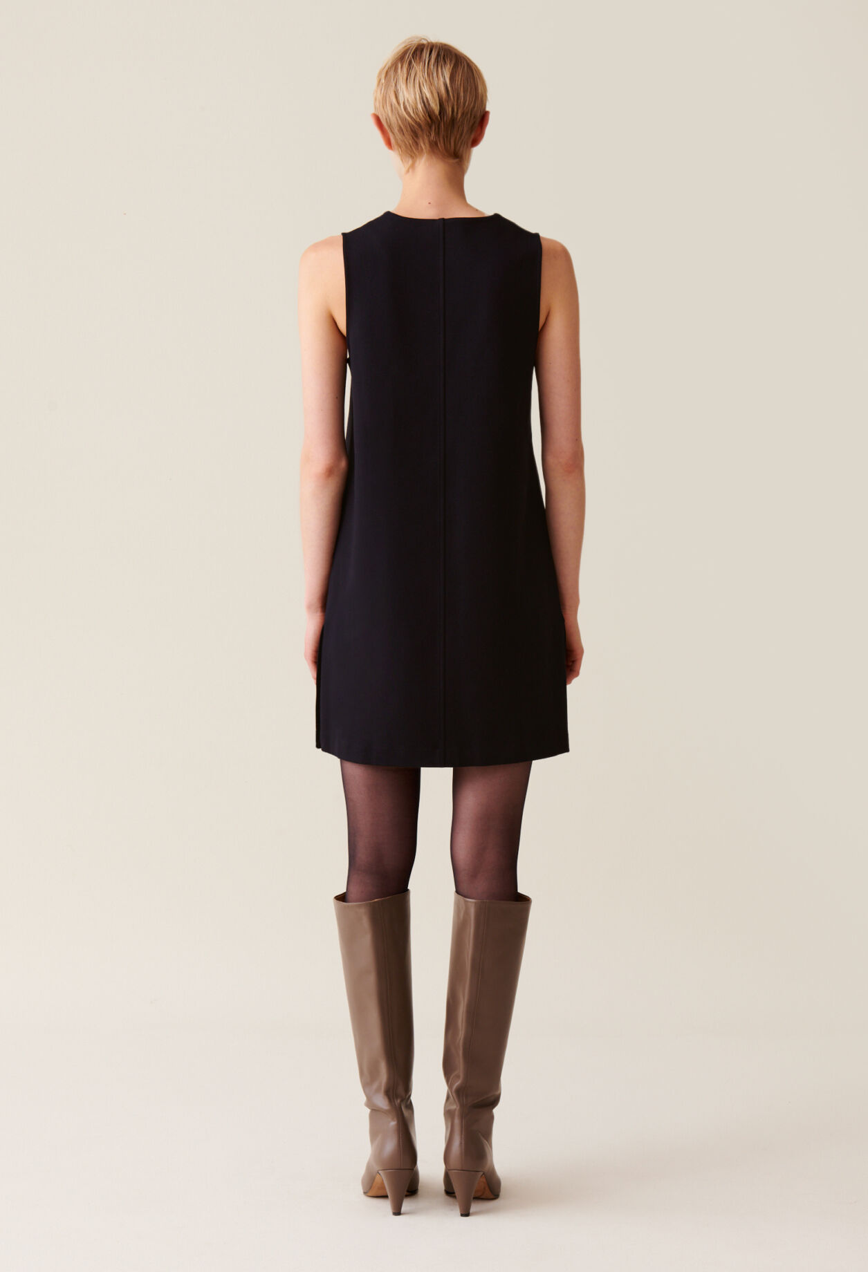 Sleeveless short dress