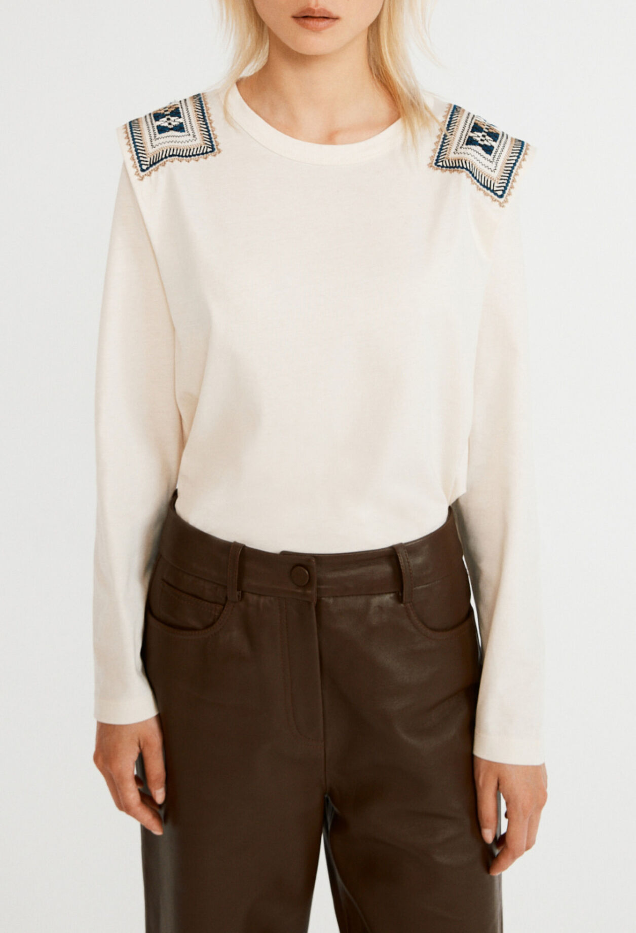Long-sleeved top