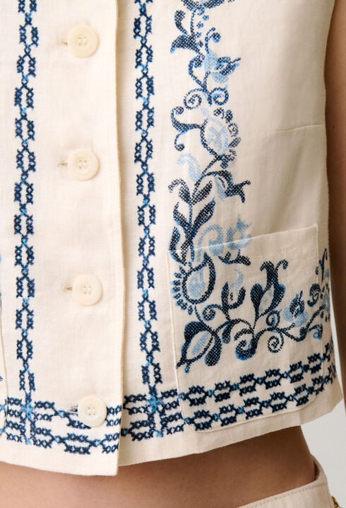 Sleeveless short jacket