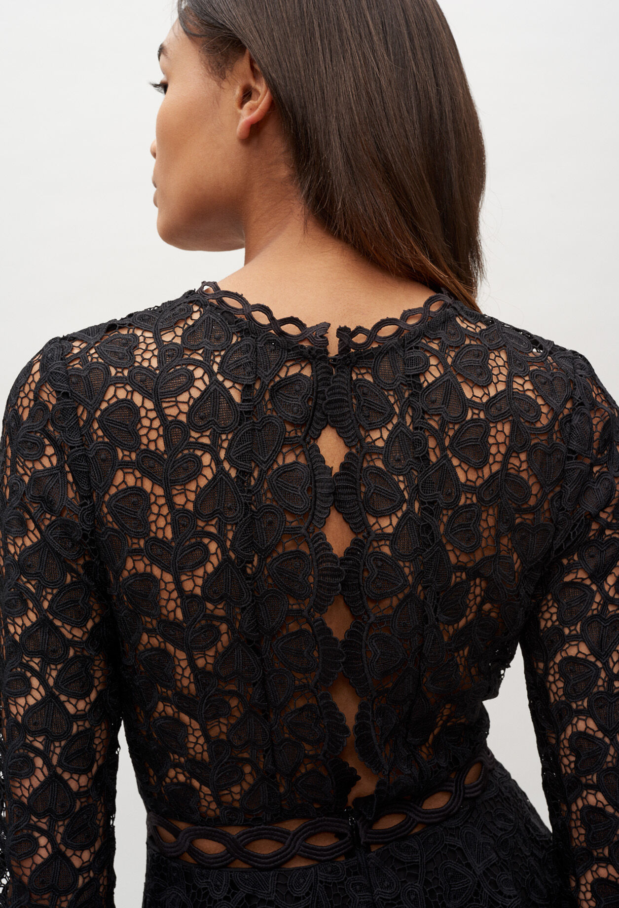 Short lace dress