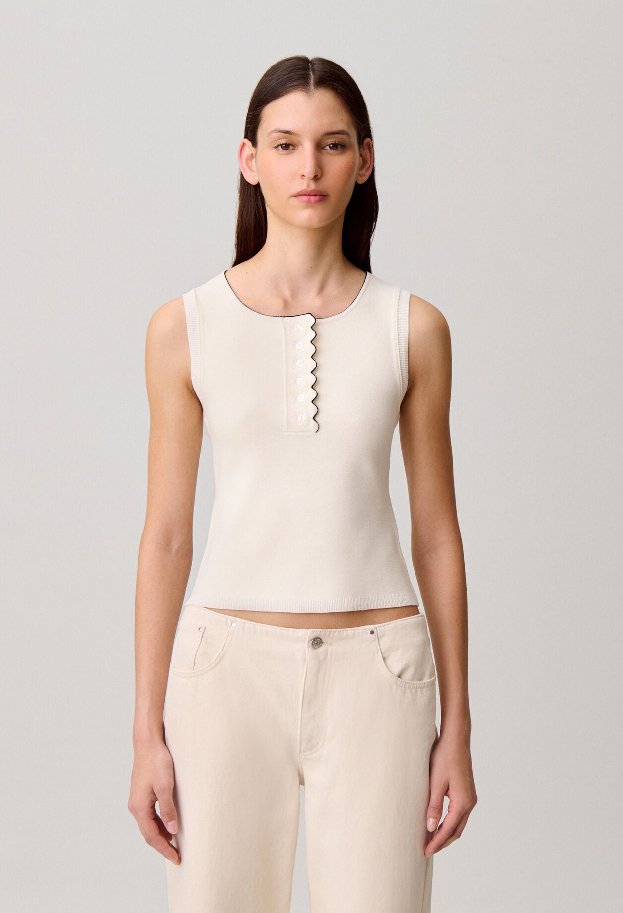 Round neck knitted top