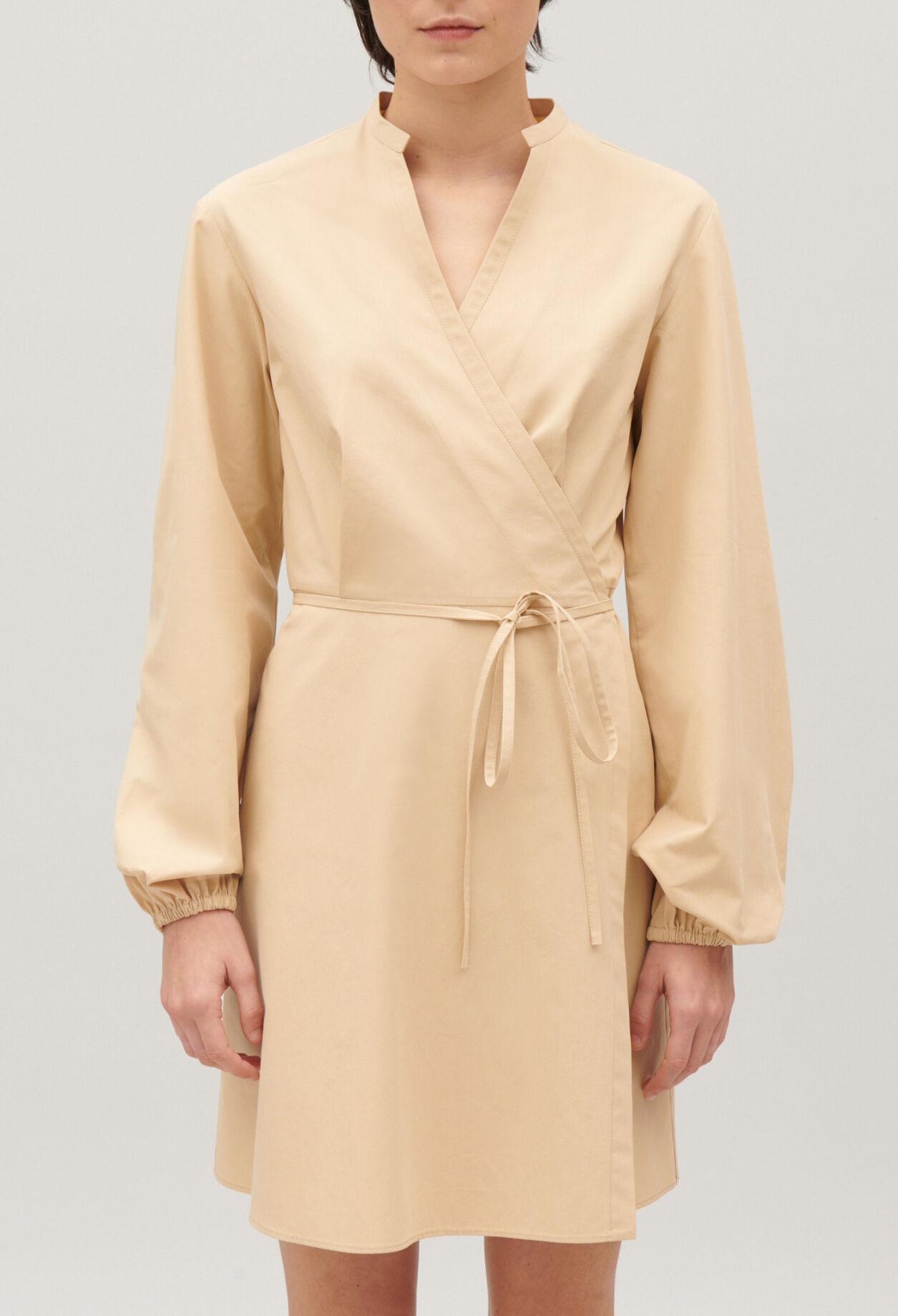 Short wrap dress with mandarin collar
