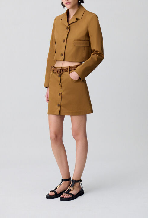 Short blazer with notched lapels