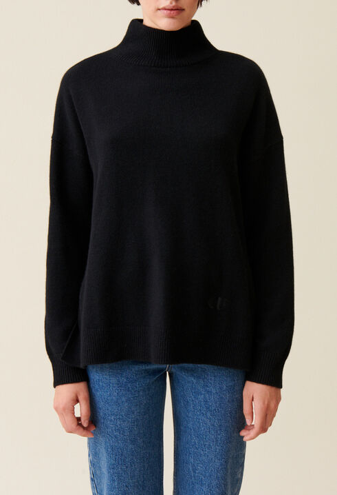 Black cashmere jumper with high neck