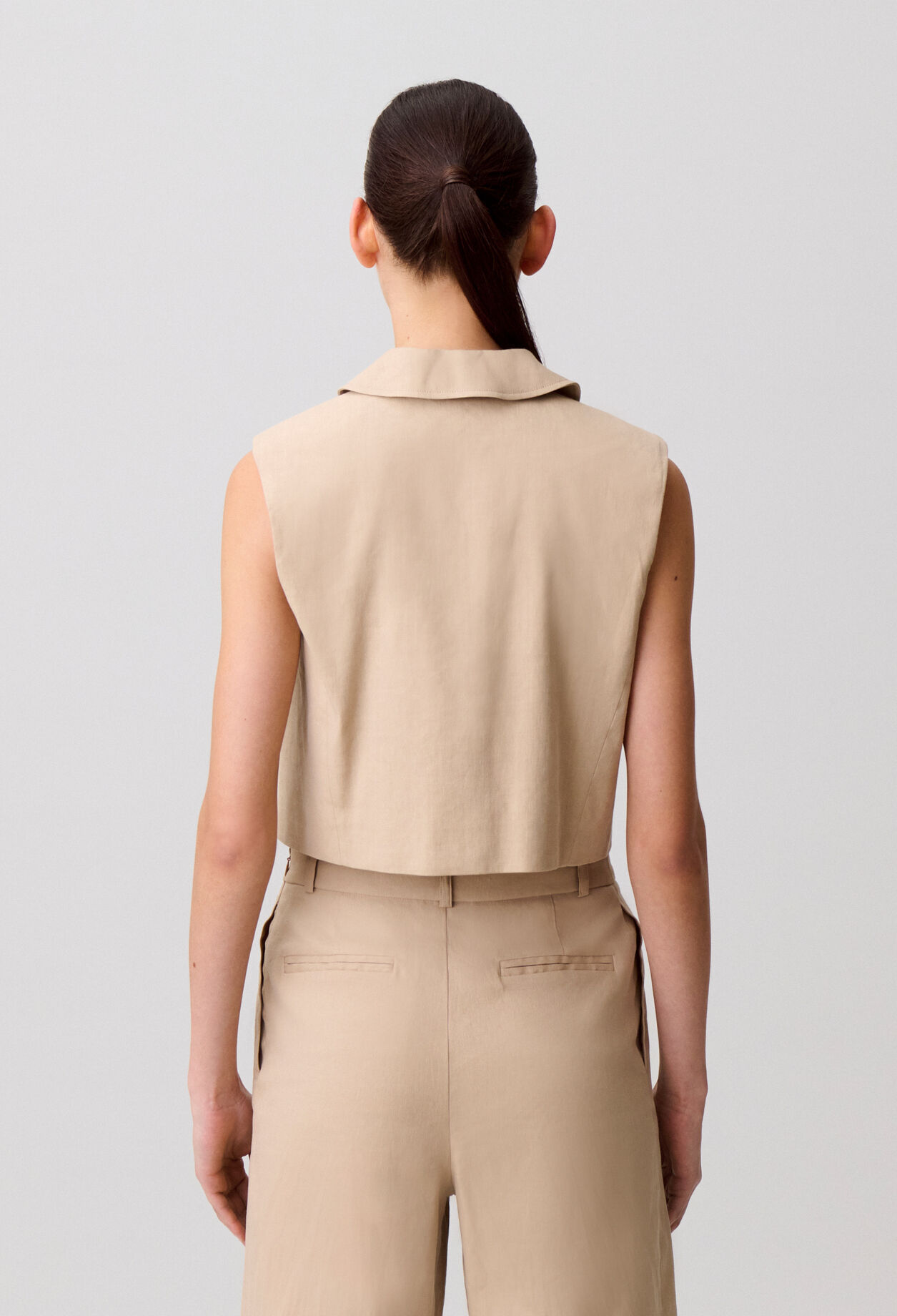 Short tailored linen jacket