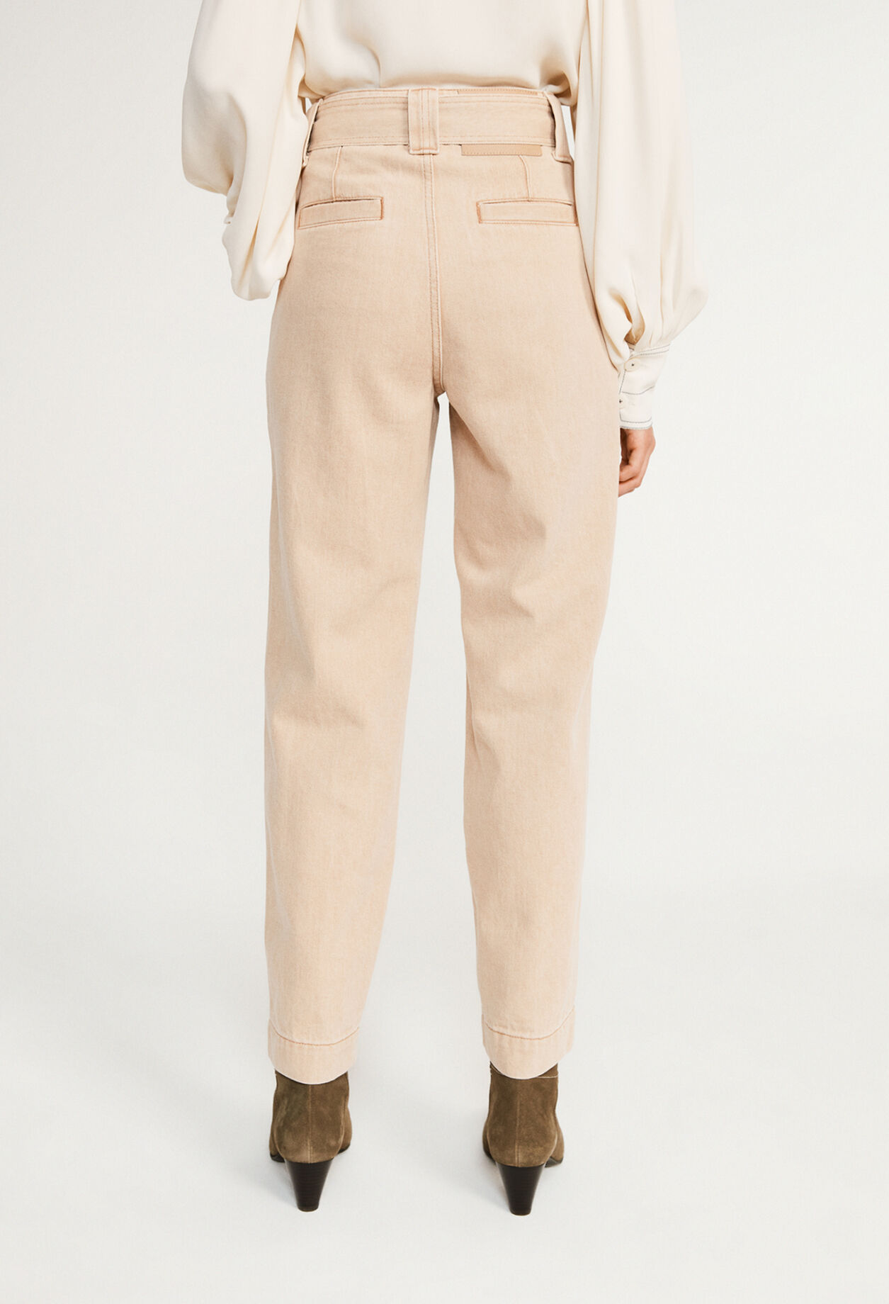 Slightly baggy straight-cut jeans