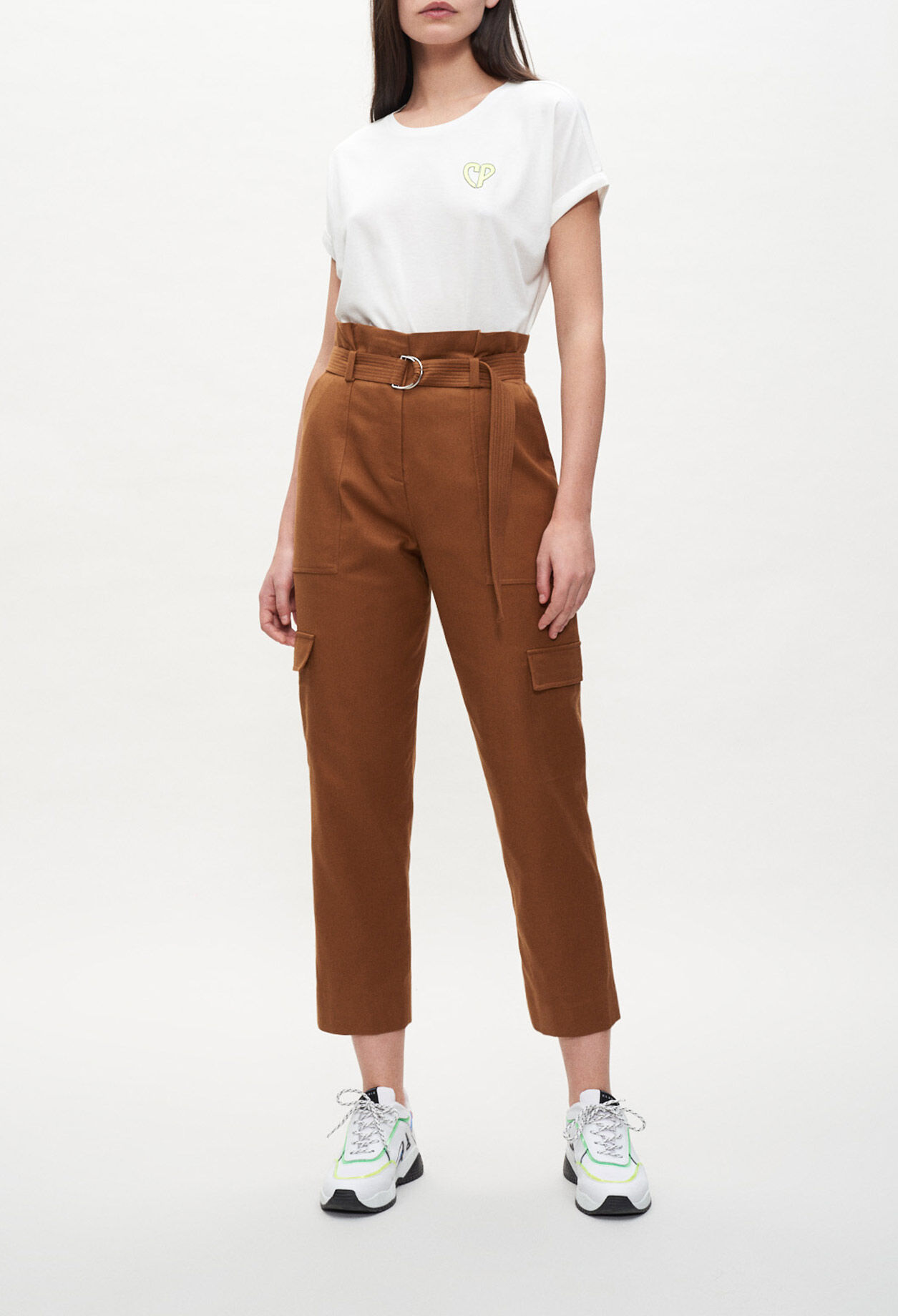 Straight-leg trousers with pockets