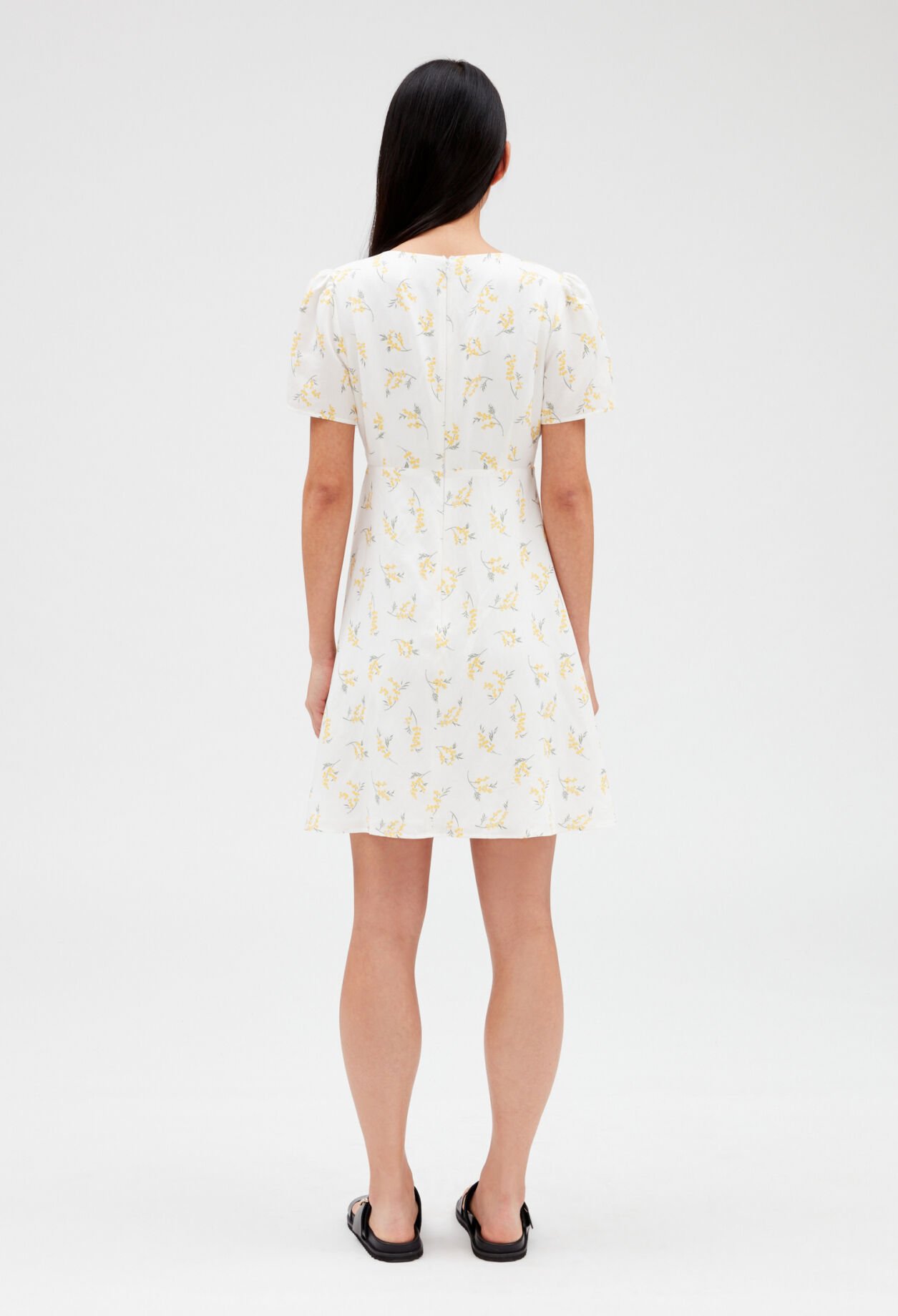 Short flared dress with mimosa pattern