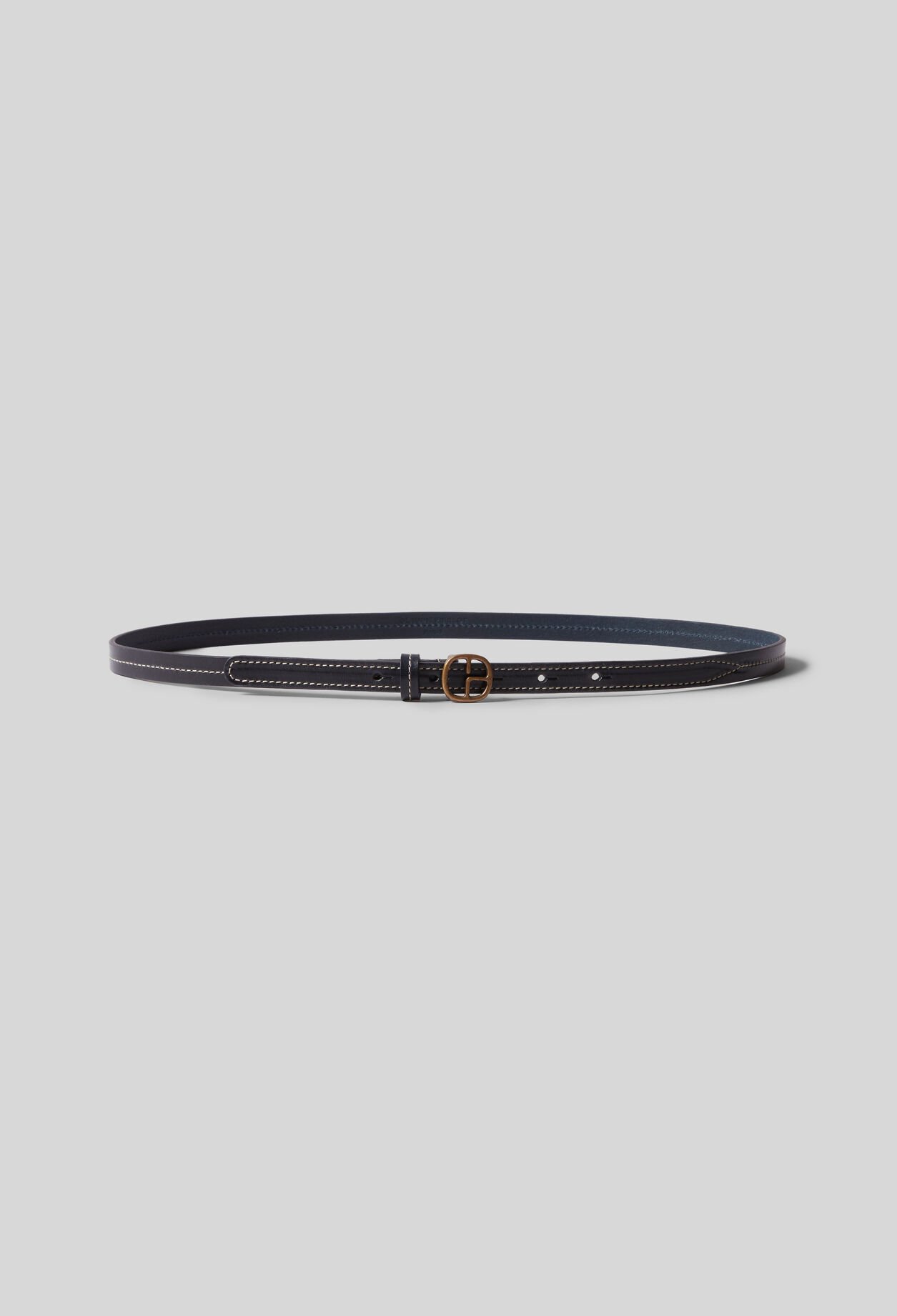 Contrasting leather belt