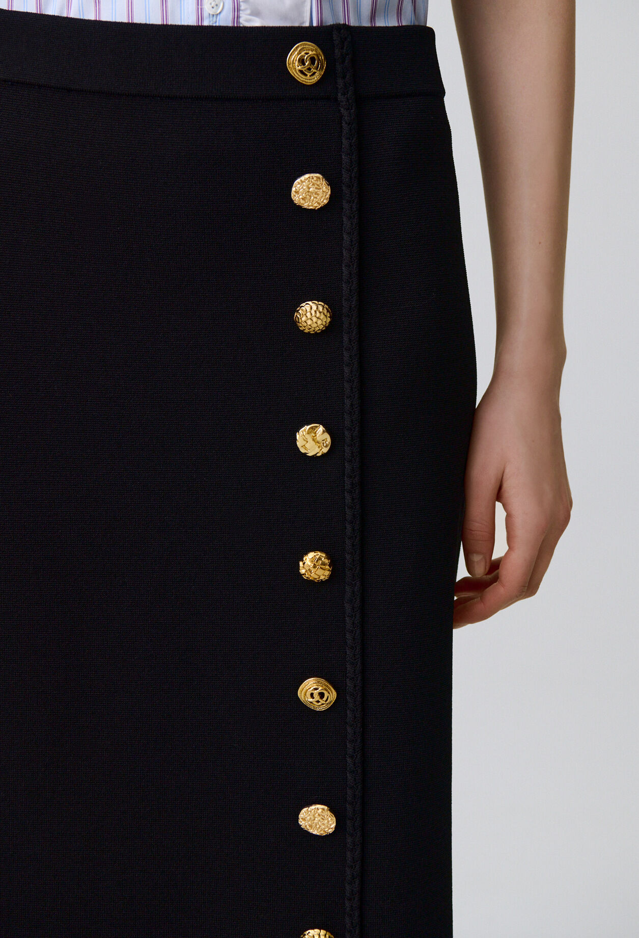 Fitted knitted midi skirt