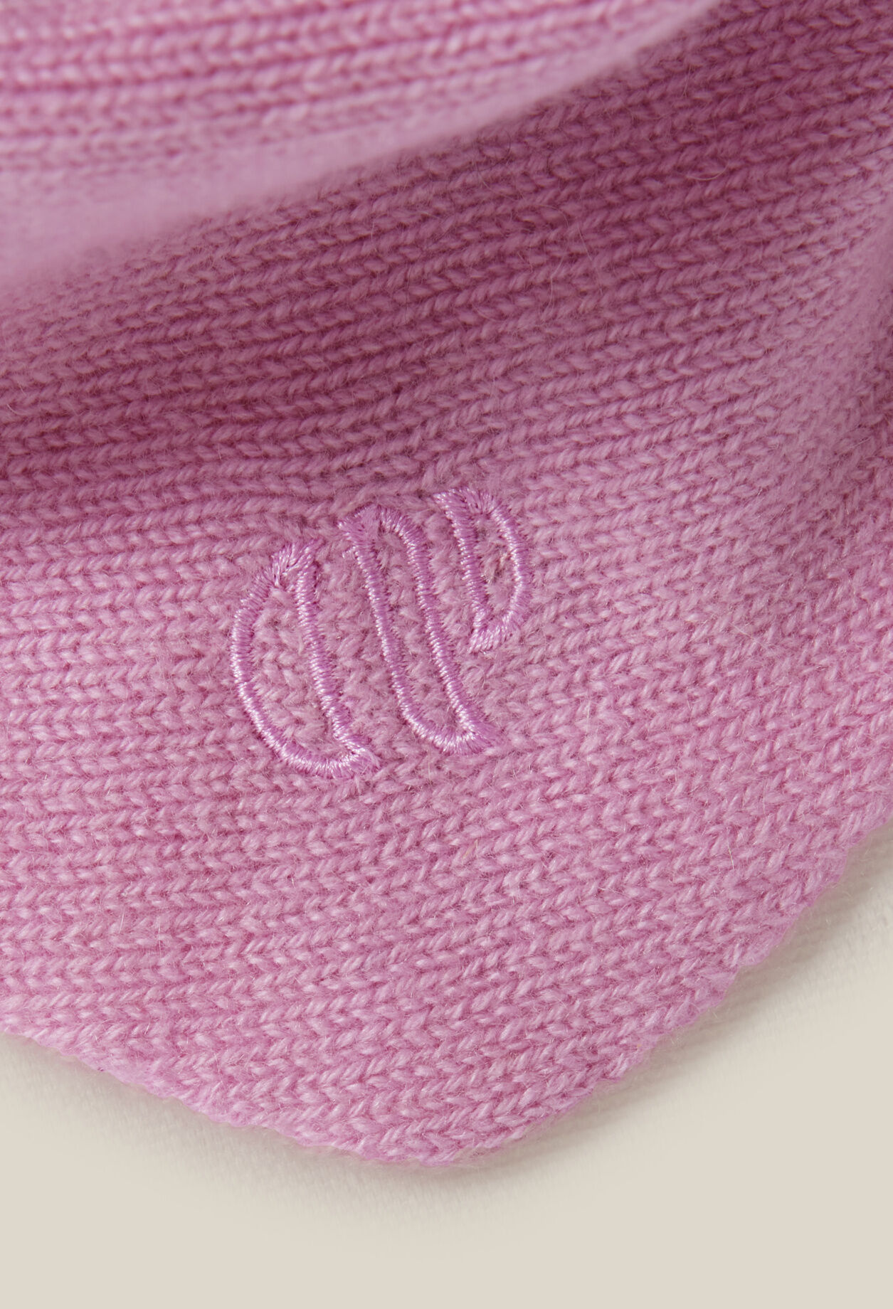 Cashmere knit scarf