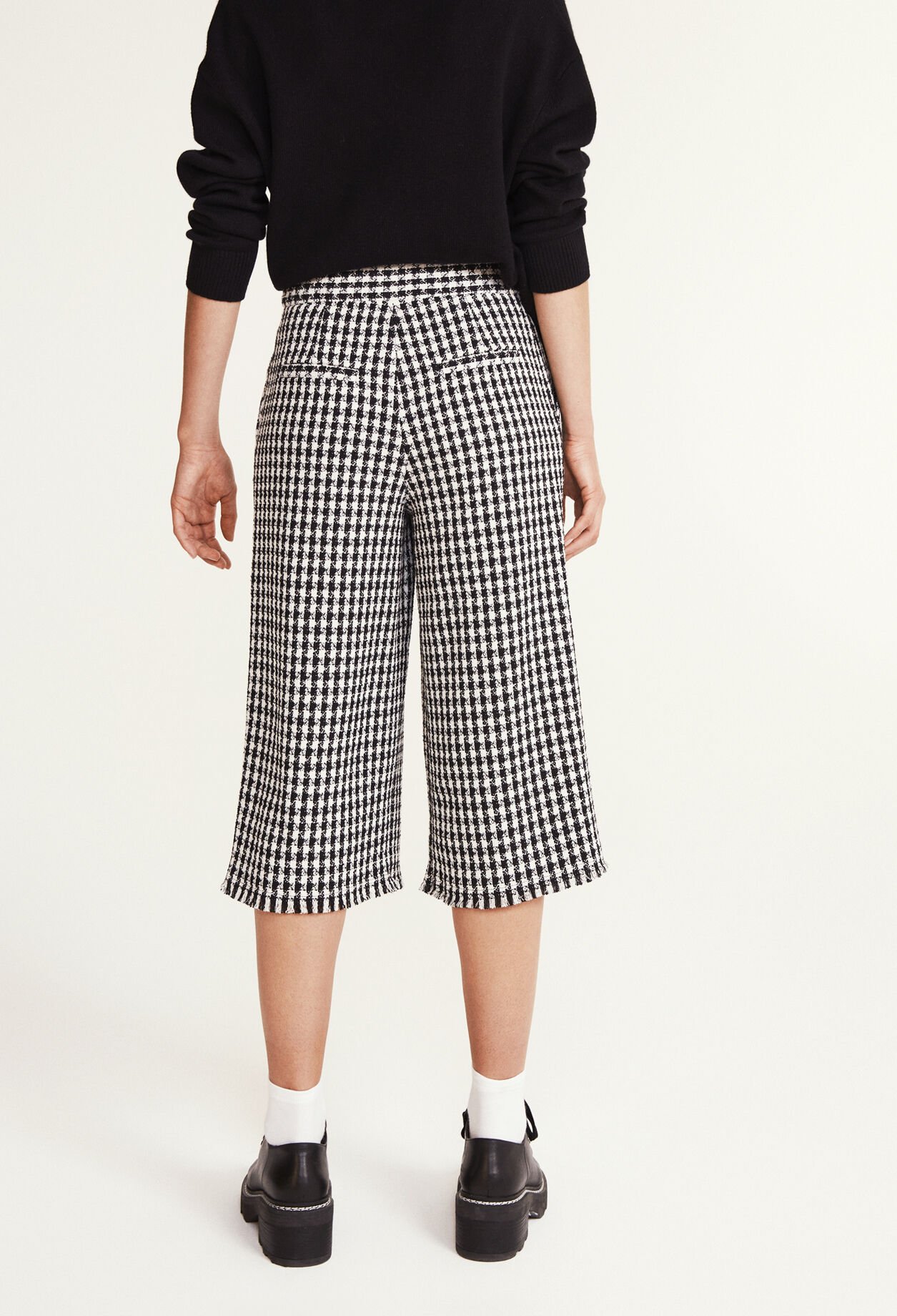 Cropped trousers