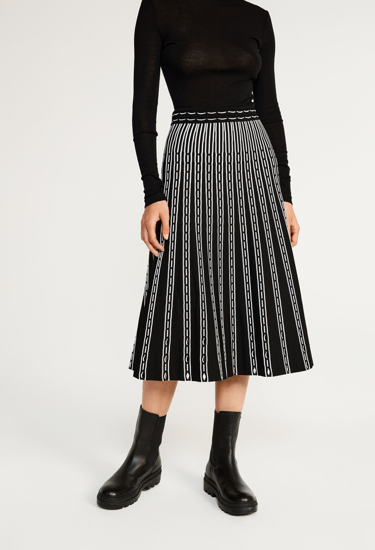 Pleated midi skirt