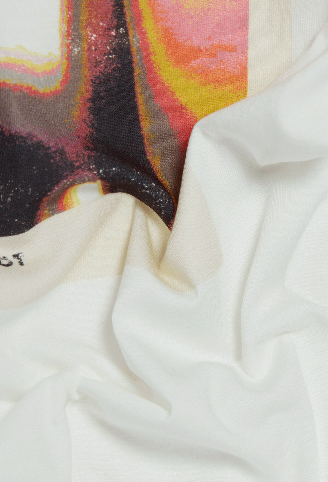 White short-sleeved T-shirt
