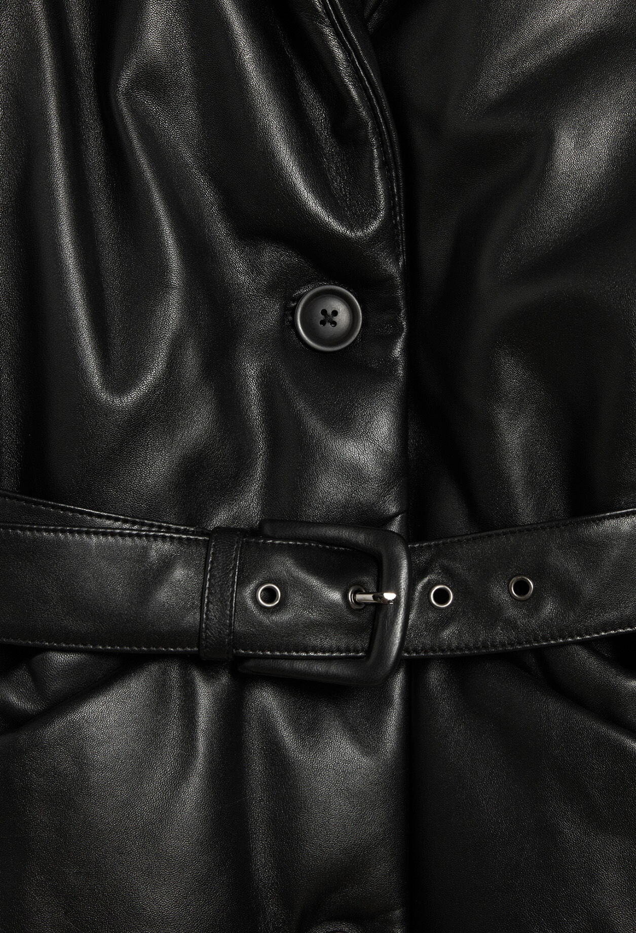 Short leather jacket