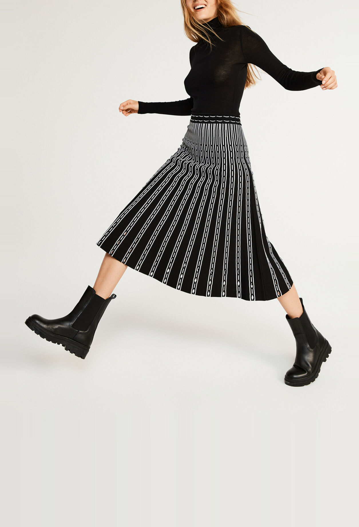 Pleated midi skirt