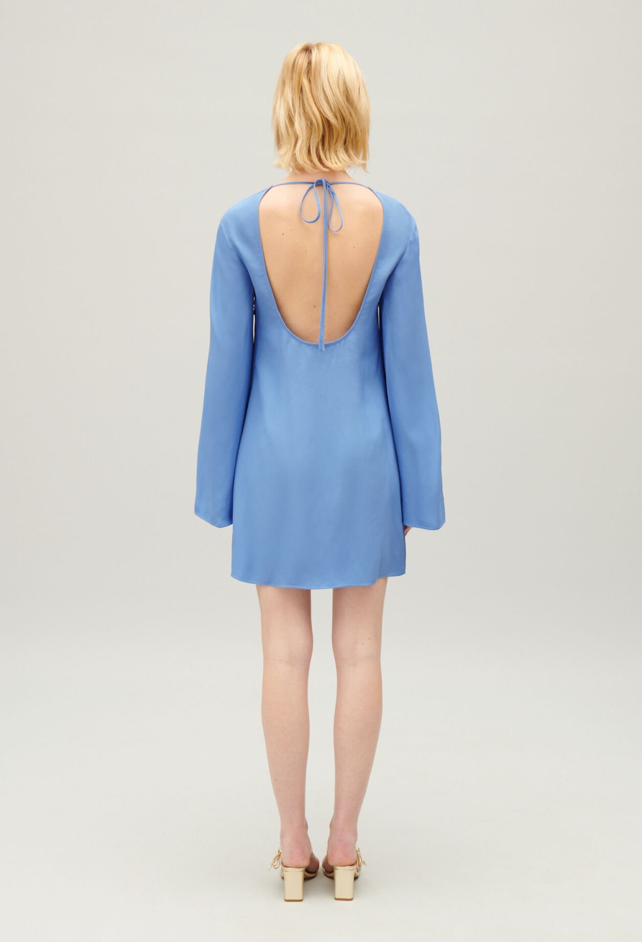 Short lavender dress with open back