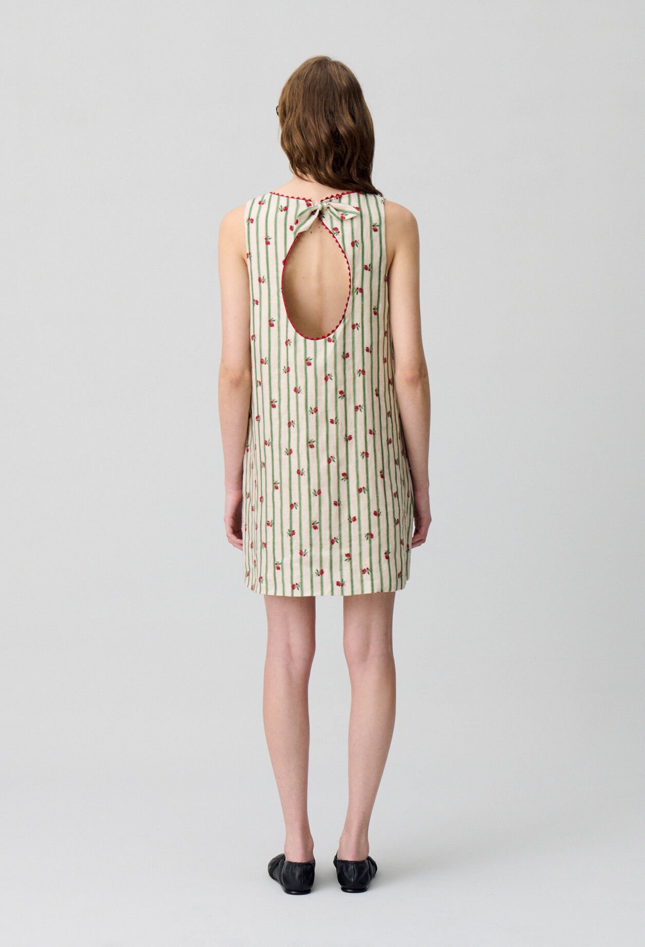 Sleeveless short dress