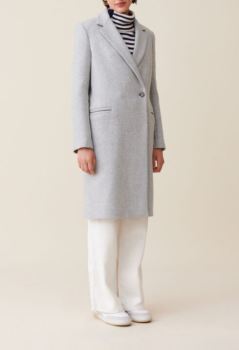 Light grey mid-length tailored coat