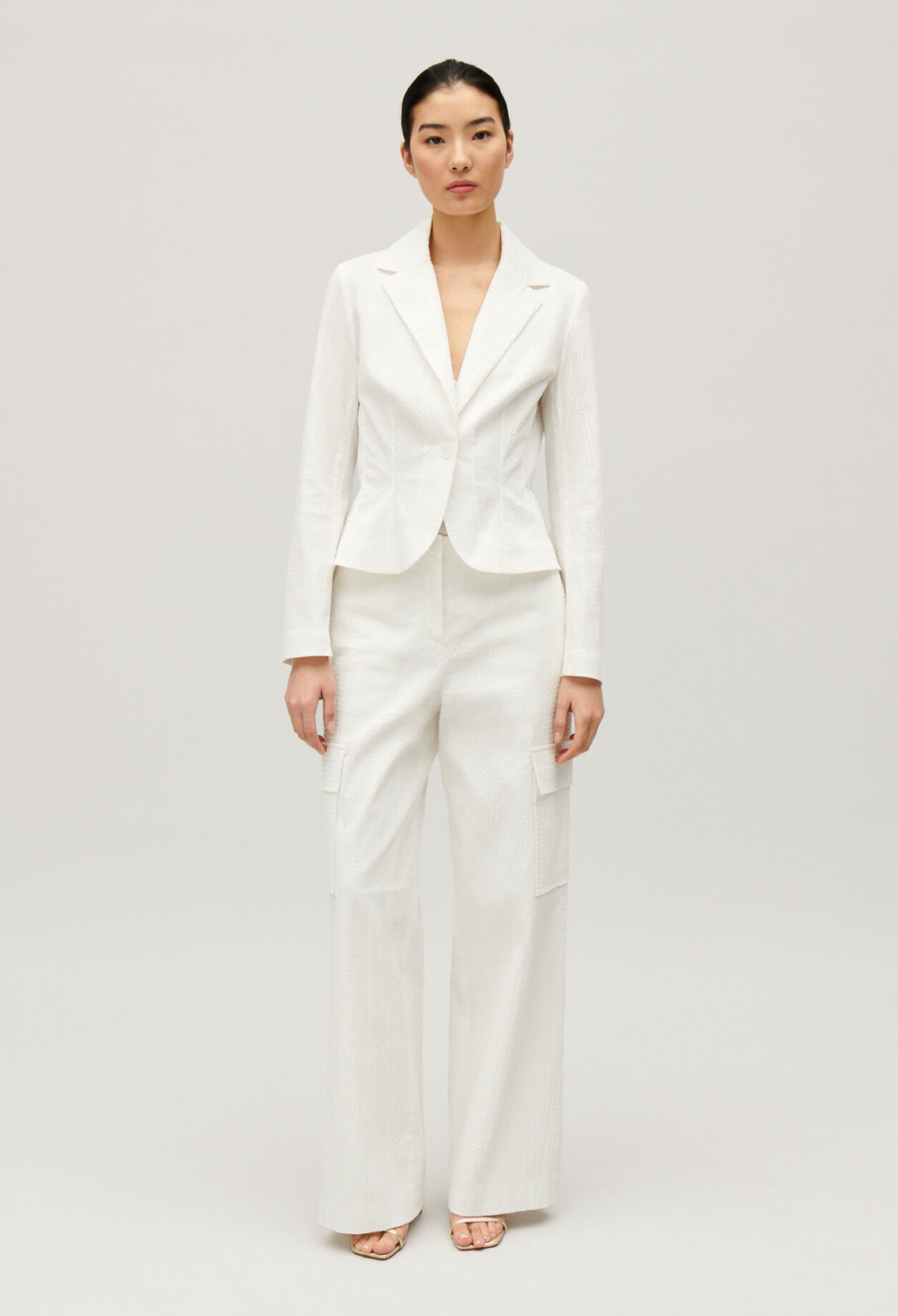 White slim-fit suit jacket