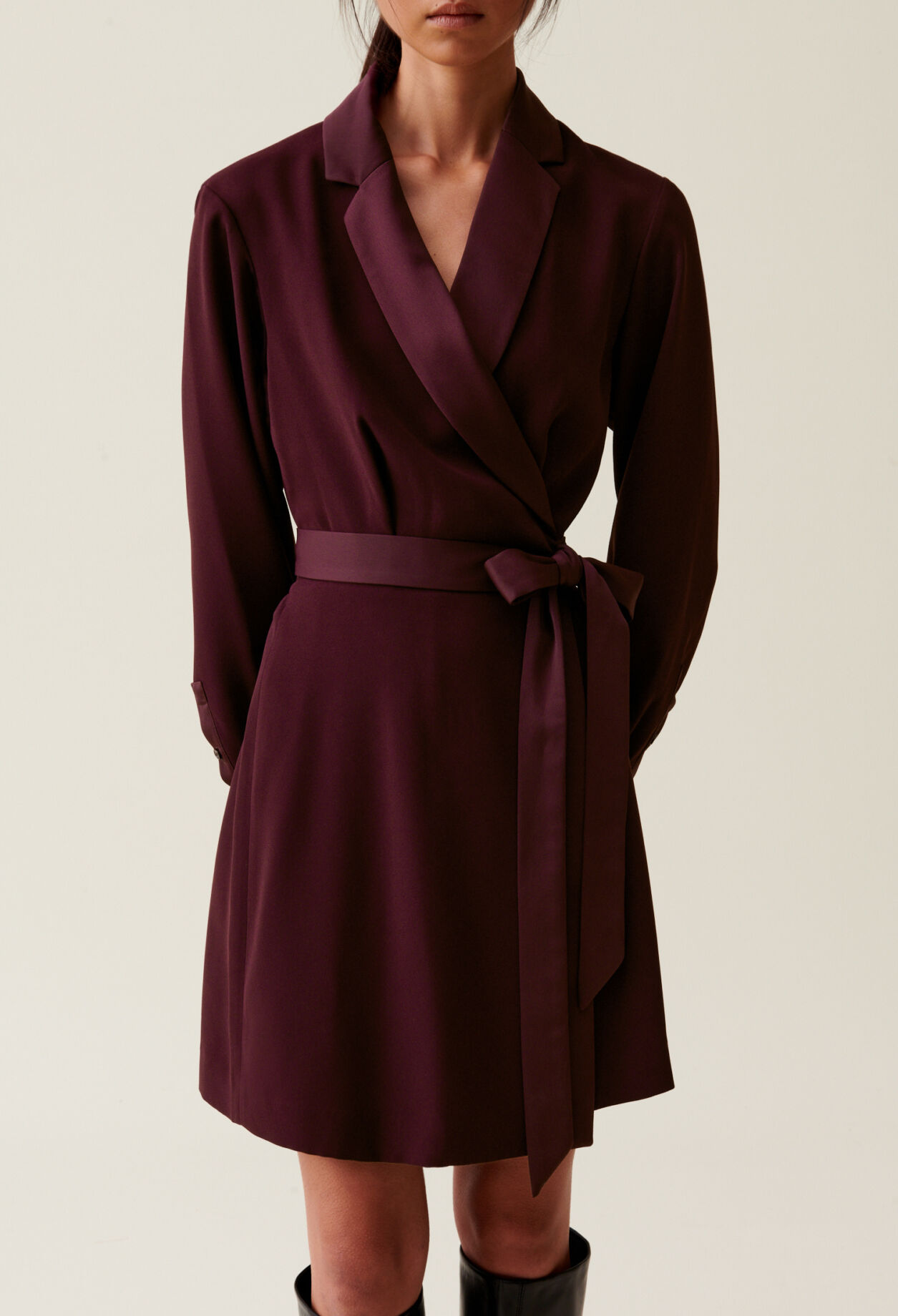 Wrap dress with collar outlet