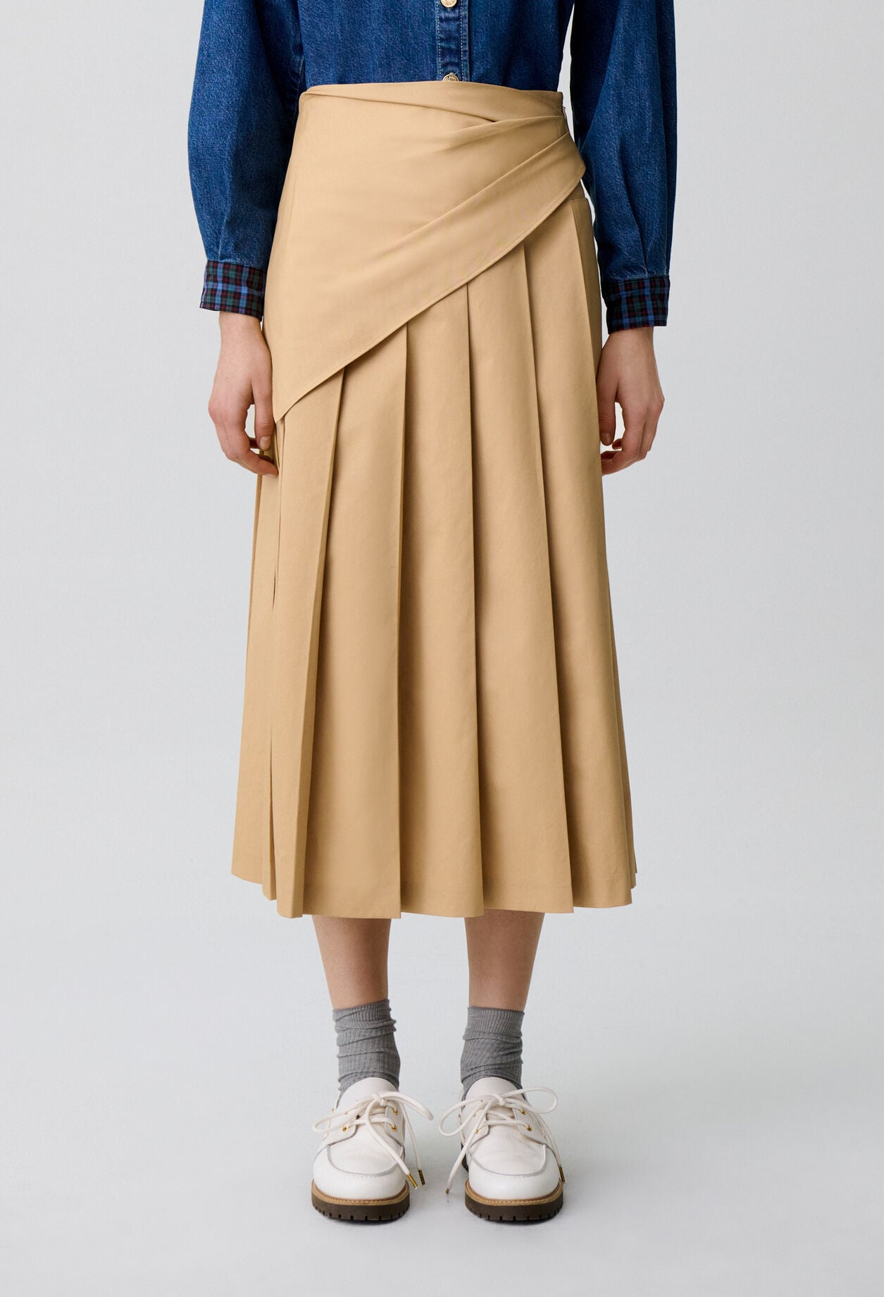 Pleated midi skirt