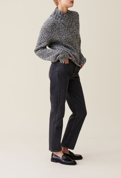 Grey chunky knit V-neck jumper