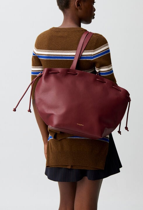 Smooth leather tote with gold logo