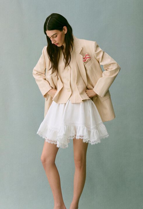 Short lace skirt