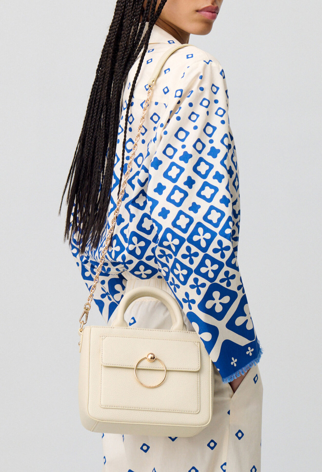 Anouck grained leather chain bag