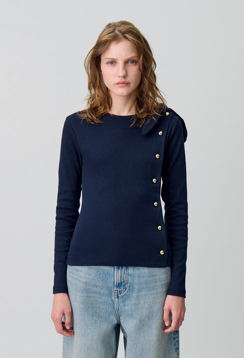 Long-sleeved T-shirt
