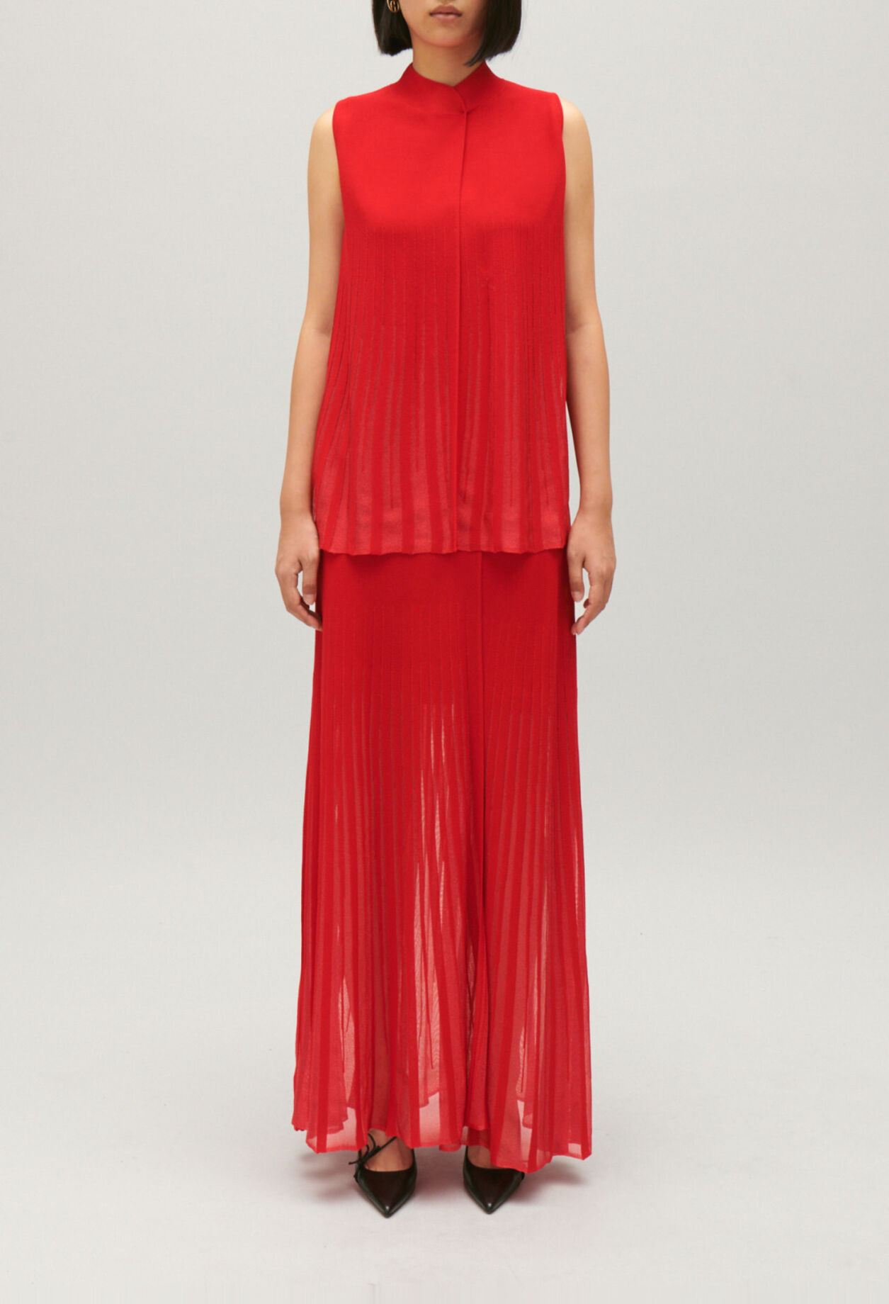 Sleeveless, floaty top