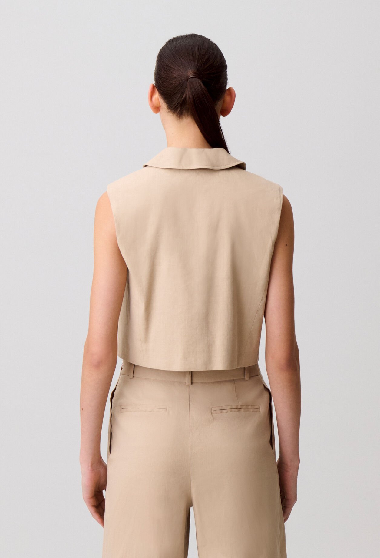 Short tailored linen jacket