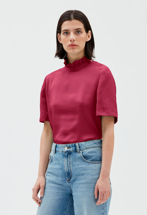 Short-sleeved top