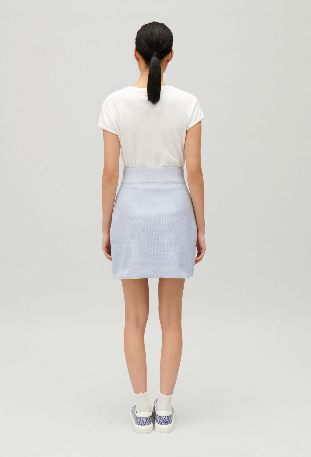 Short high-waisted skirt