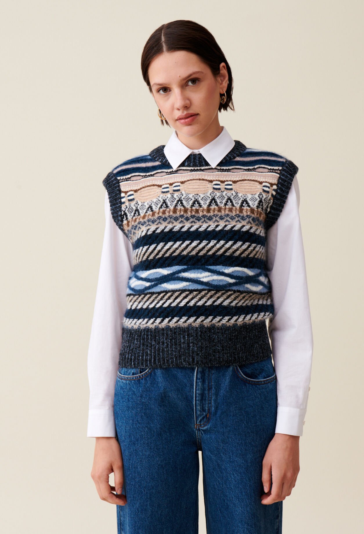 Sleeveless patterned striped jumper