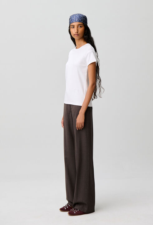 White short-sleeved T-shirt
