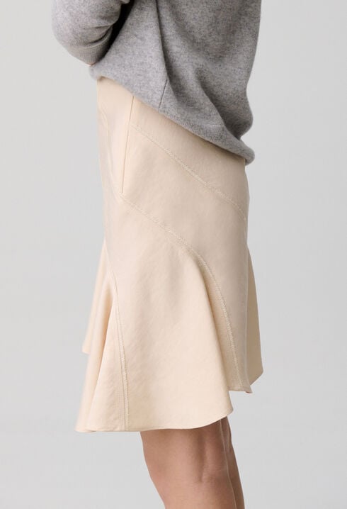 Asymmetric short skirt