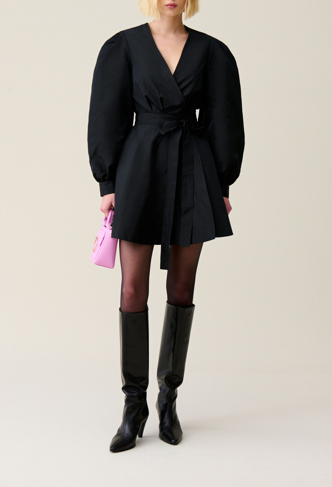 Black short dress balloon sleeves