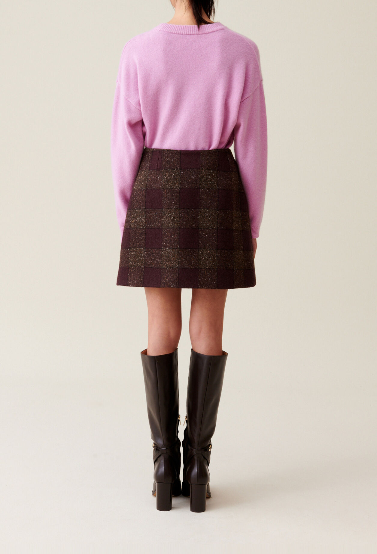 Short checked knit skirt