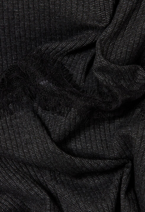 Long-sleeved lace T-shirt