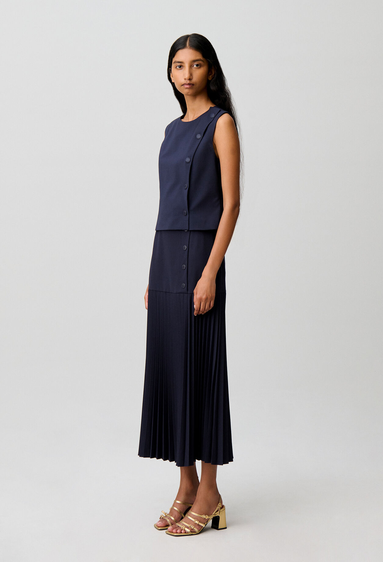 Fitted sleeveless top