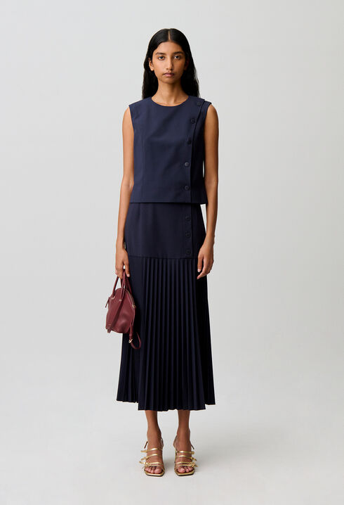 Fitted sleeveless top